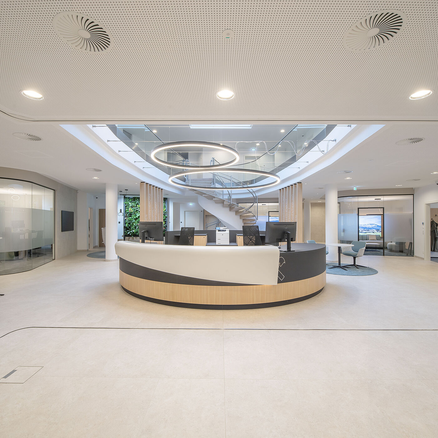 Referenz_Raiffeisenbank Oberalm Österreich_CoMeet_WOOOM_Mera_Connex2