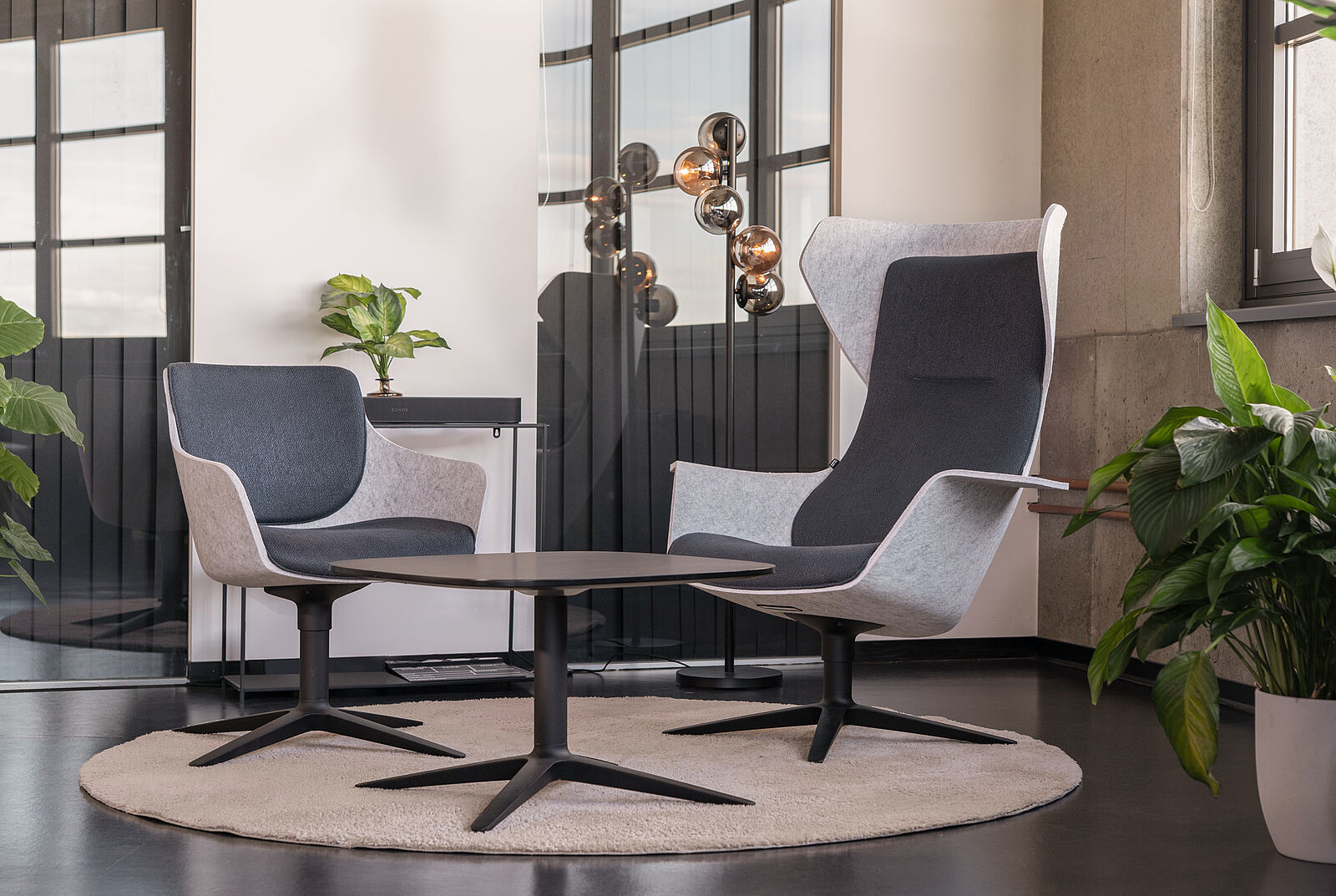 Anwendungsbild WOOOM Lounge Sessel Lounge Stuhl Beistelltisch