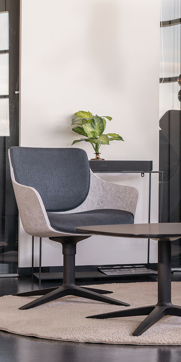 Anwendungsbild WOOOM Lounge Sessel Lounge Stuhl Beistelltisch